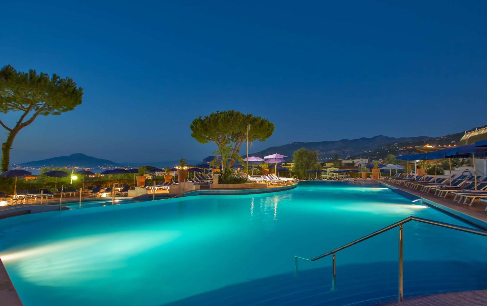 Hilton Sorrento Palace Екстер'єр фото