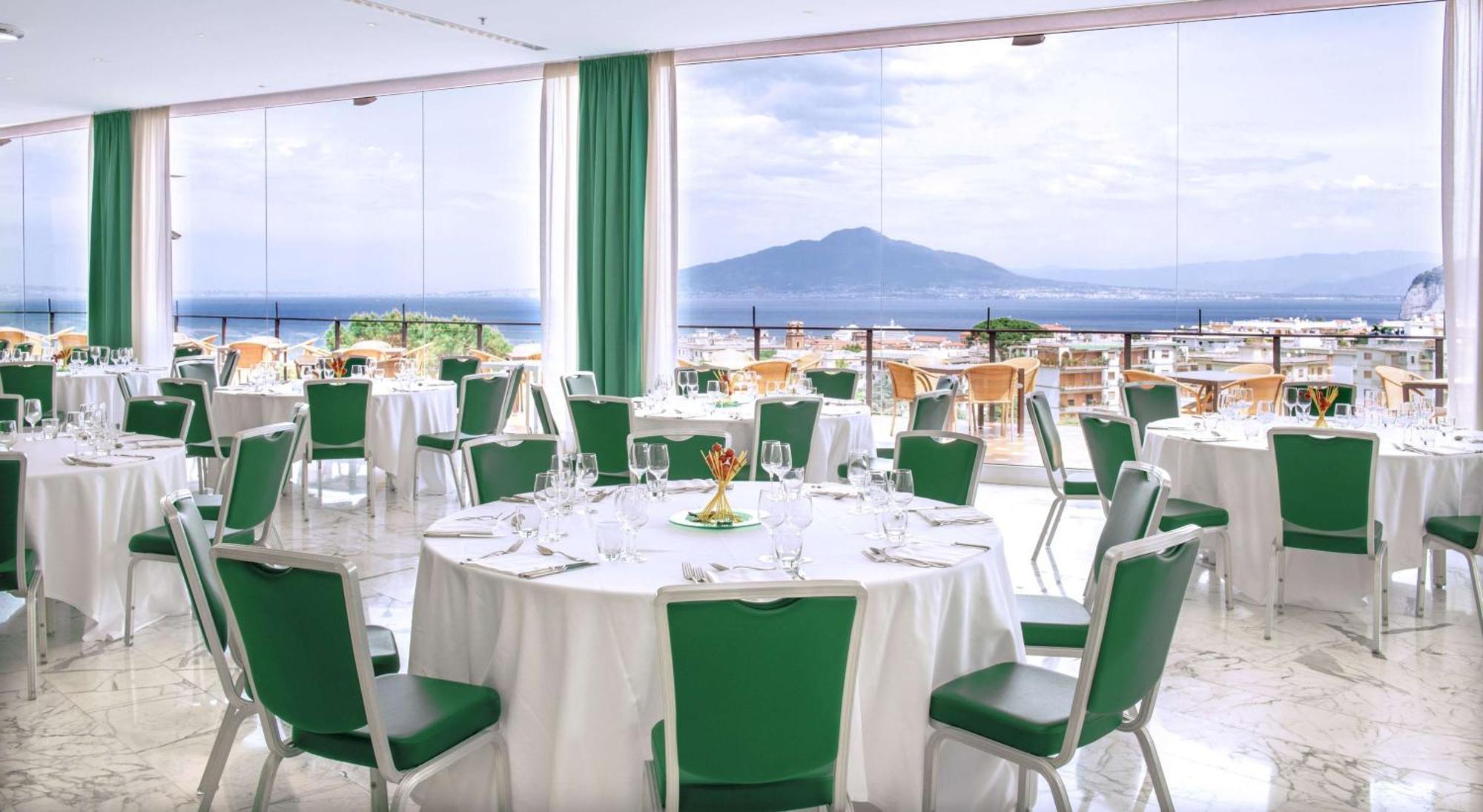 Hilton Sorrento Palace Екстер'єр фото