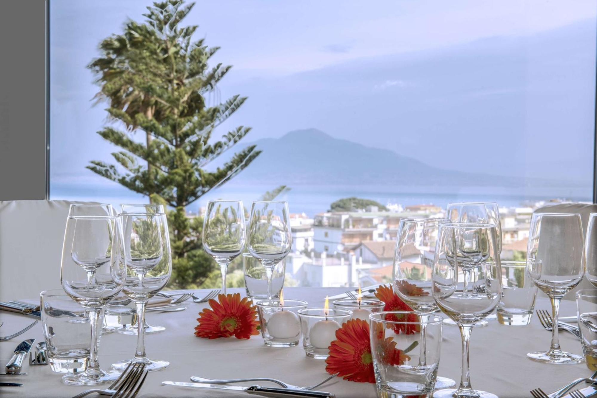 Hilton Sorrento Palace Екстер'єр фото