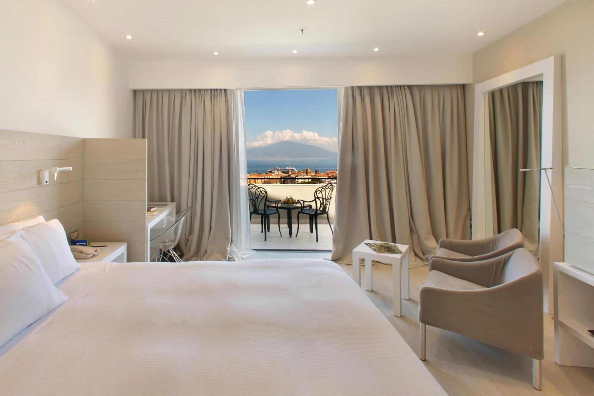 Hilton Sorrento Palace Екстер'єр фото